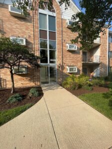 18320 Robin Ln Unit C1, Homewood, IL 60430